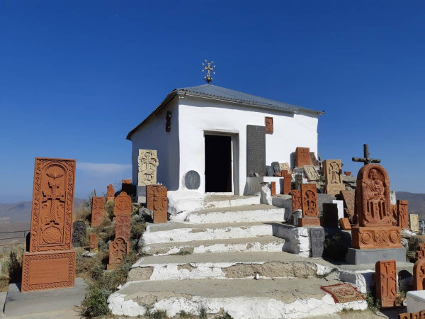 Ջիպ տուր Ապարանի ջրամբար, Ապարանի  Սուրբ Խաչ եկեղեցի, Սուրբ Հովհաննես  մատուռ