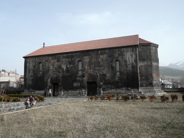 Ապարանի Սուրբ Խաչ եկեղեցի